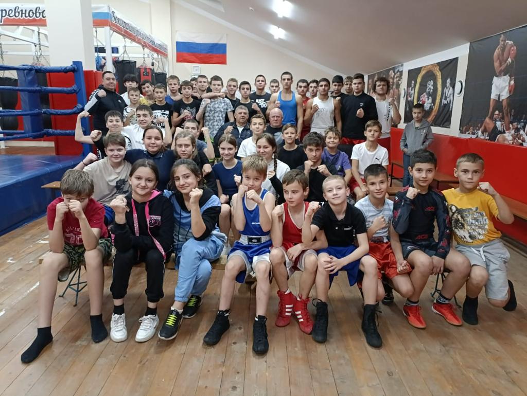 Встреча с Владимиром Черня с юными боксерами