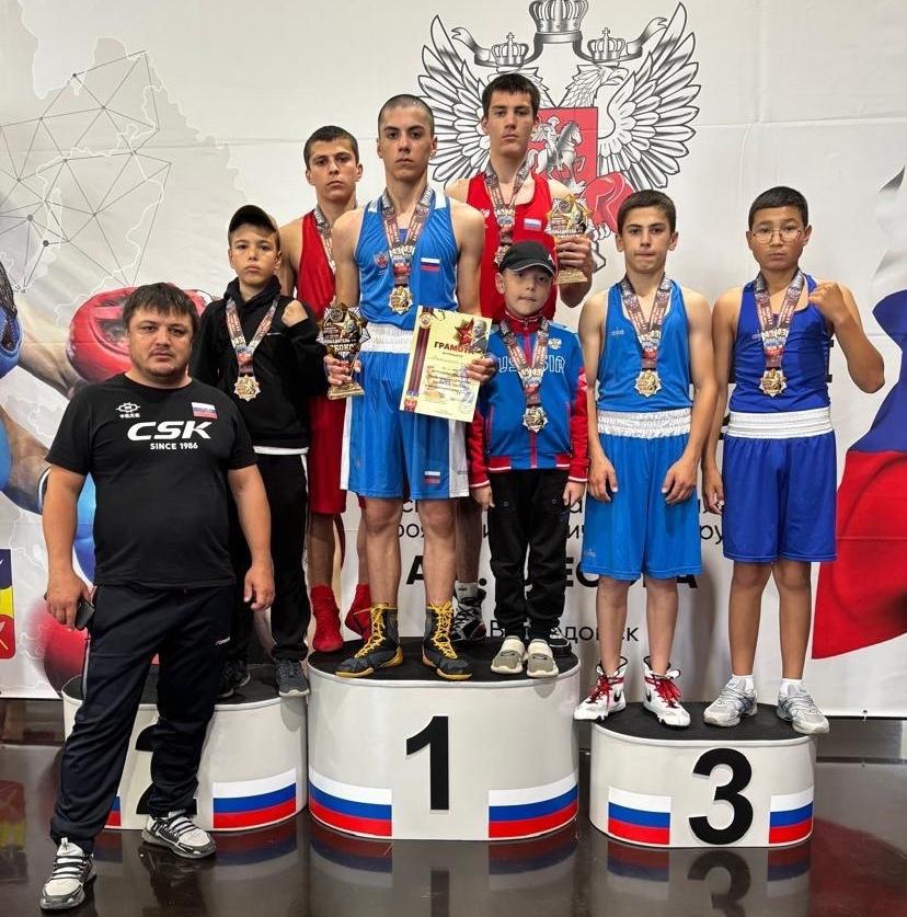 Областной турнир по боксу в г. Волгодонск, посвященный памяти дважды Героя Социалистического труда А.А. Улесова среди юношей 13-14 лет и юниоров 17-18 лет.